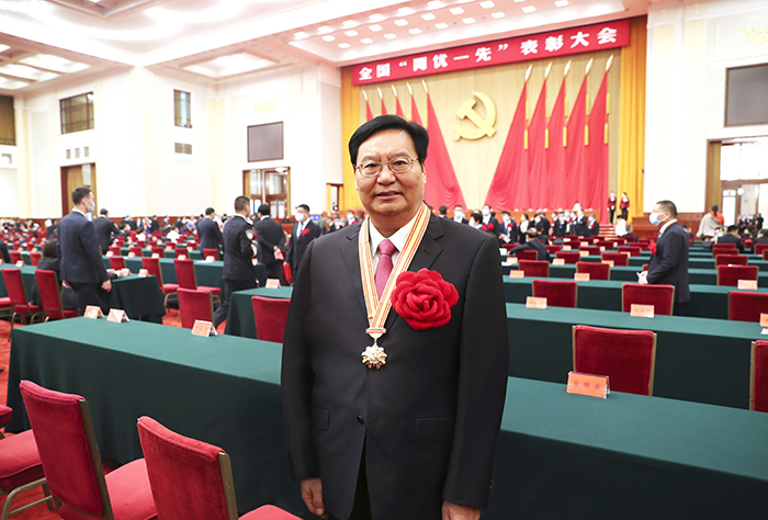 张桂玉被中共中央授予“全国优秀党务工作者”荣誉称号